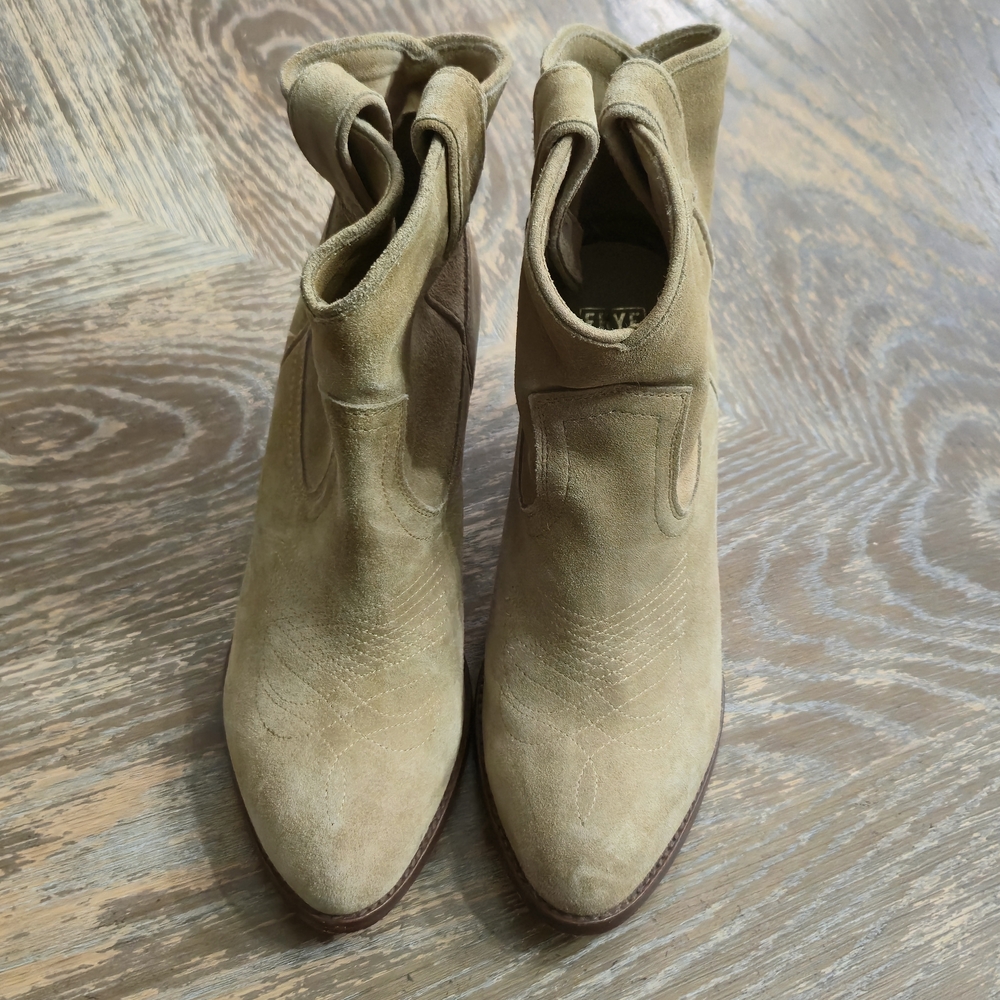 Frye Suede Western Ankle Boots Size 8 Tan Cowgirl Booties Stacked Heel - Picture 4 of 10
